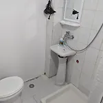 アパート Zhizelle Xhamllik'apartment ティラナ