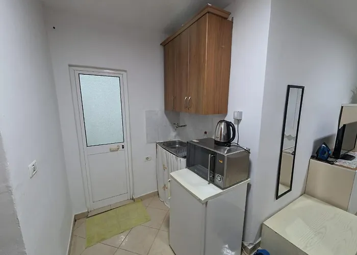 Zhizelle Xhamllik'apartment Lägenhet Tirana