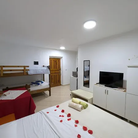 Zhizelle Xhamllik'apartment Apartment Tirana