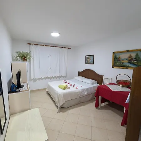 Apartment Zhizelle Xhamllik'apartment Tirana