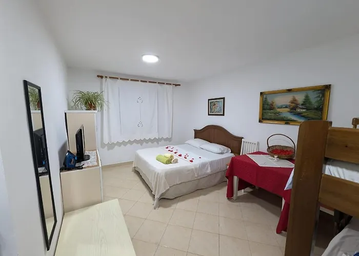 Apartment Zhizelle Xhamllik'apartment Tirana