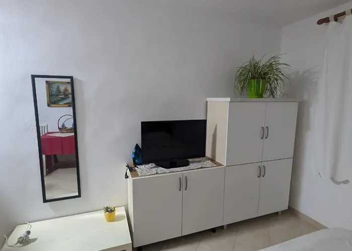 Διαμέρισμα Zhizelle Xhamllik'apartment